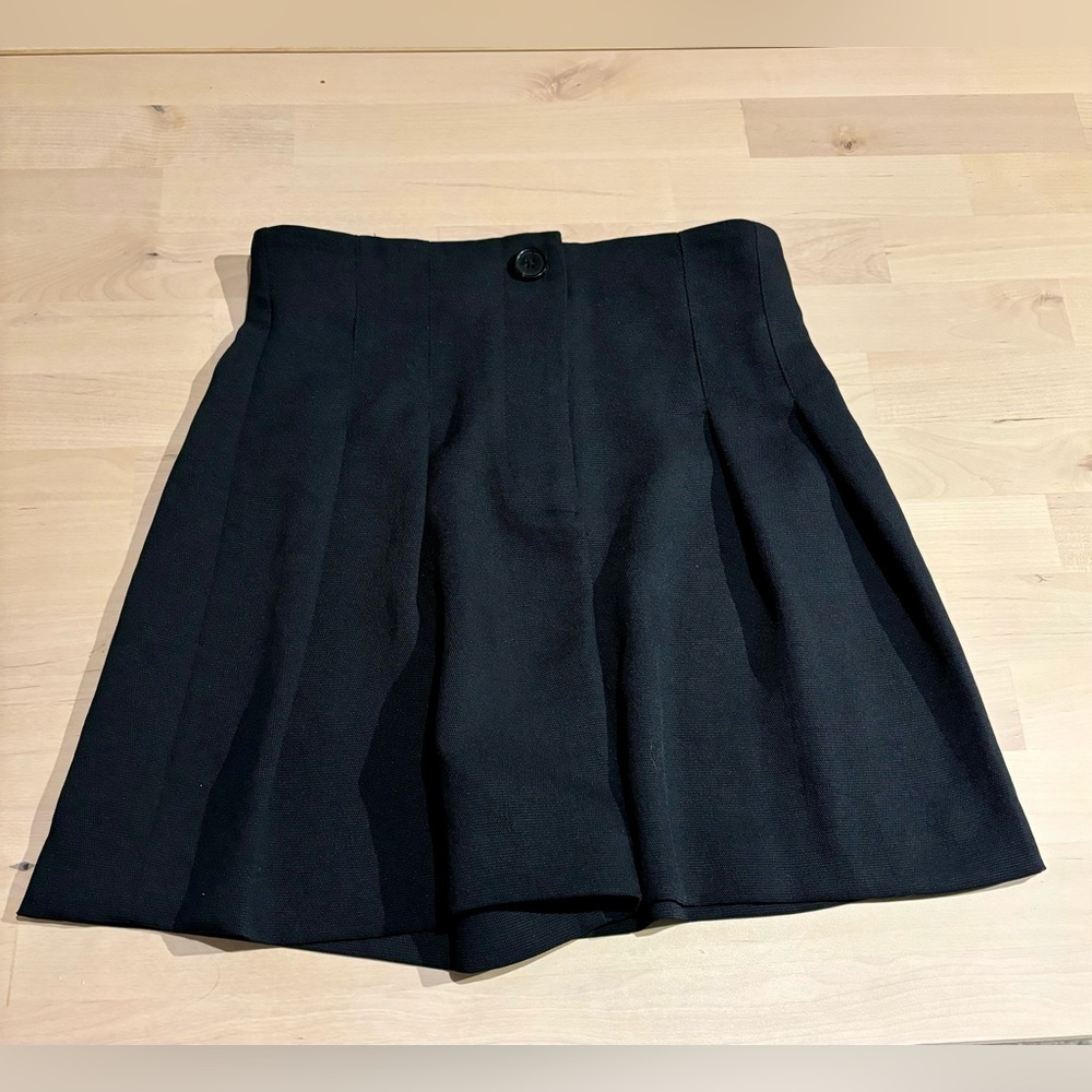 Aritzia Wilfred High Waist Donna Dress Shorts, Sz 2